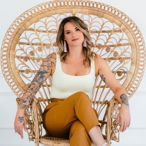 Meet your Posher, Aletha